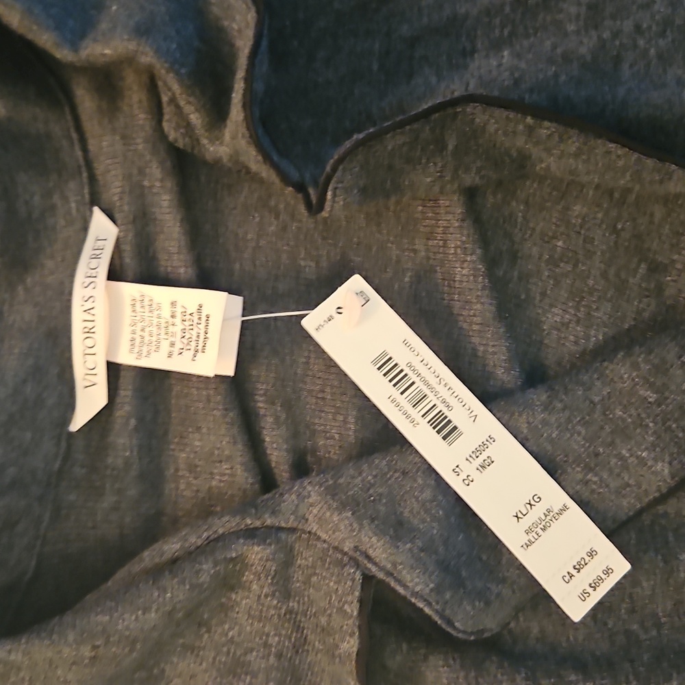 Victoria's Secret Pajamas - Picture 4 of 13